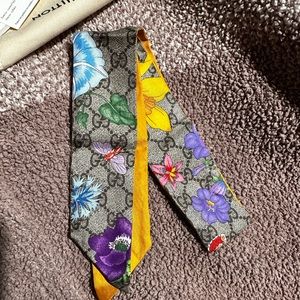 Authentic Gucci floral bandeau